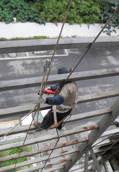 鋼結(jié)構(gòu)防腐，鋼結(jié)構(gòu)刷漆