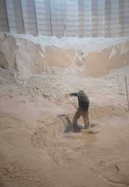 水泥庫(kù)清庫(kù)，清理鋼板倉(cāng)