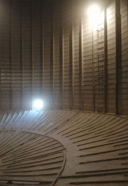 水泥庫(kù)清庫(kù)，清理鋼板倉(cāng)