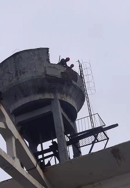 煙囪拆除，水塔拆除